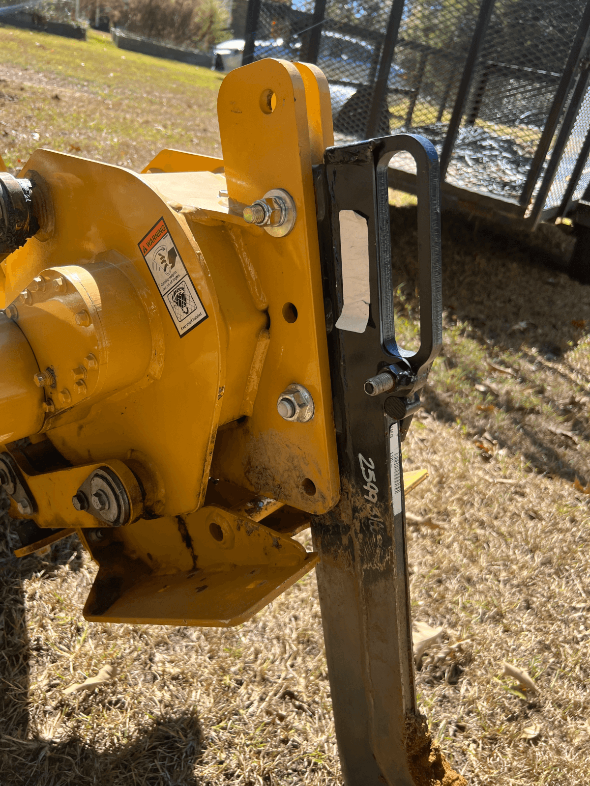 Used Vermeer SPX25 Vibratory Drop Plow – Remote Control – Kohler Command PRO ECH740 25 HP - Image 5