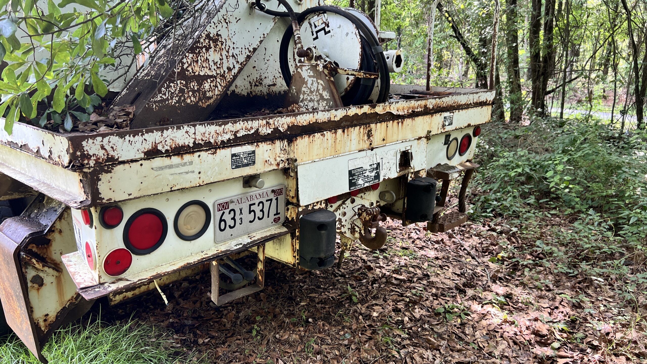 2001 International 4700 Medium-Duty Boom Truck – DT466E Diesel - Image 5